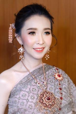 ชุดไทยเจ้าสาว ชุดไทยจักรพรรดิ์ เช่าที่แบมบี้ เวดดิ้ง ห้วยขวาง